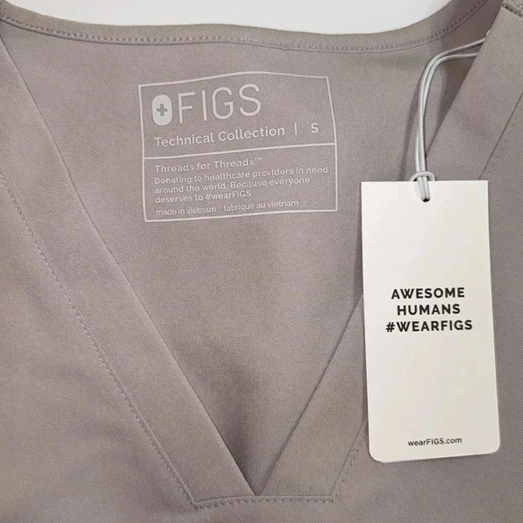 FIGS Technical Collection Short Sleeve Top - Picture 5 of 5
